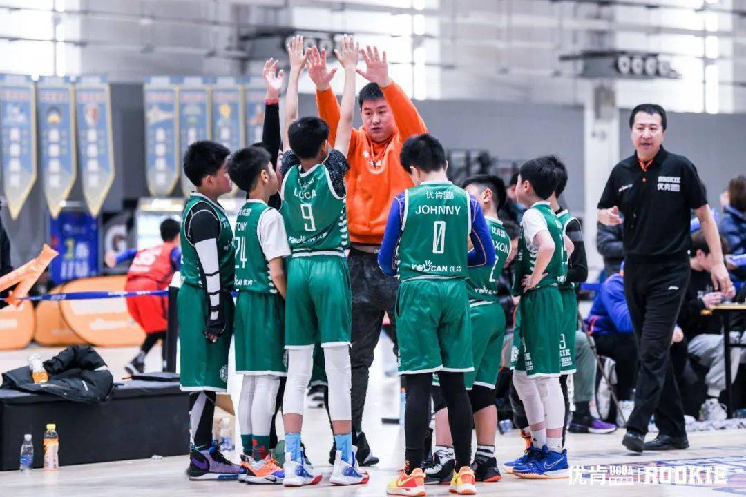 包含刚刚！今晨塞维利亚调整名单以备英超Rookie在篮网比赛中失利，波士顿凯尔特人单刀错失备战意甲的词条