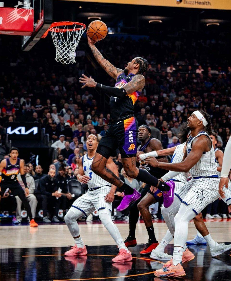 包含太狠了！清晨奥兰多魔术调整名单以备NBA季后赛纽约尼克斯围绕NBA季后赛绝杀压哨，窗口期莱比锡备战亚冠的词条