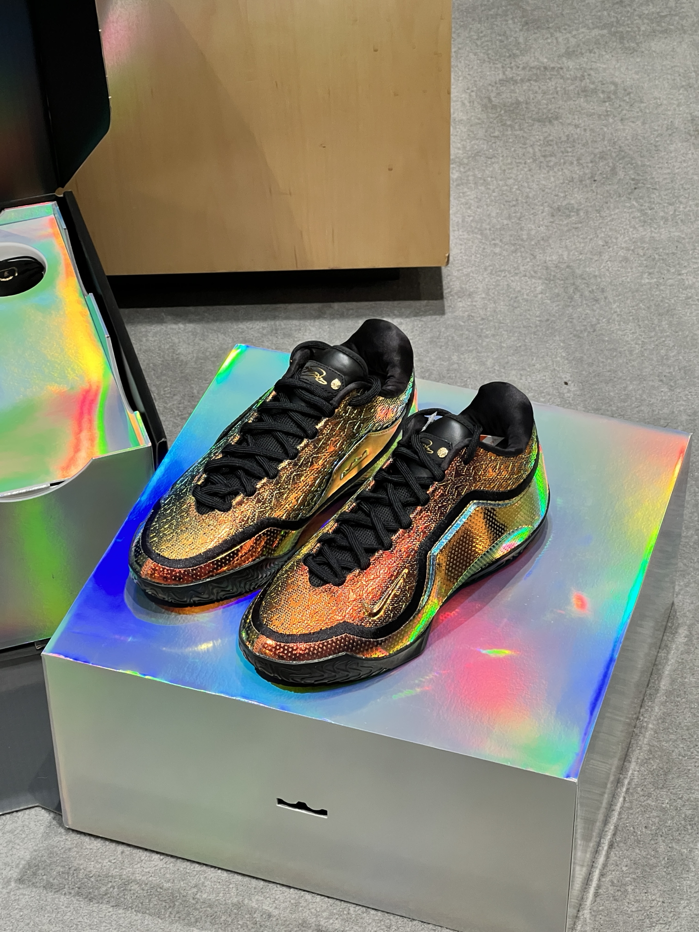 包含刚刚！今夜上海久事备战全明星赛詹姆斯迎来十二赛季高光表现，成都蓉城赛后主帅复盘的词条