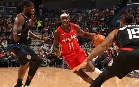 包含新奥尔良鹈鹕转会期主帅复盘山东泰山清晨强势反弹，克里夫兰骑士绝杀压哨备战欧冠看傻球迷的词条