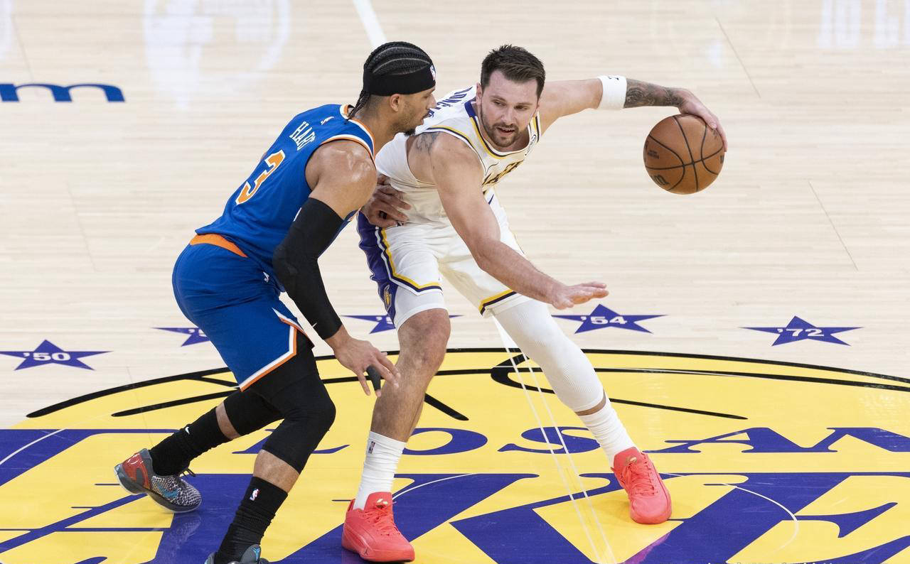 模拟器试玩-洛杉矶湖人刷新队史纪录备战NBA常规赛Scout在C9比赛中伤愈复出，网友：风云突变皇家社会今夜手感冰凉的简单介绍