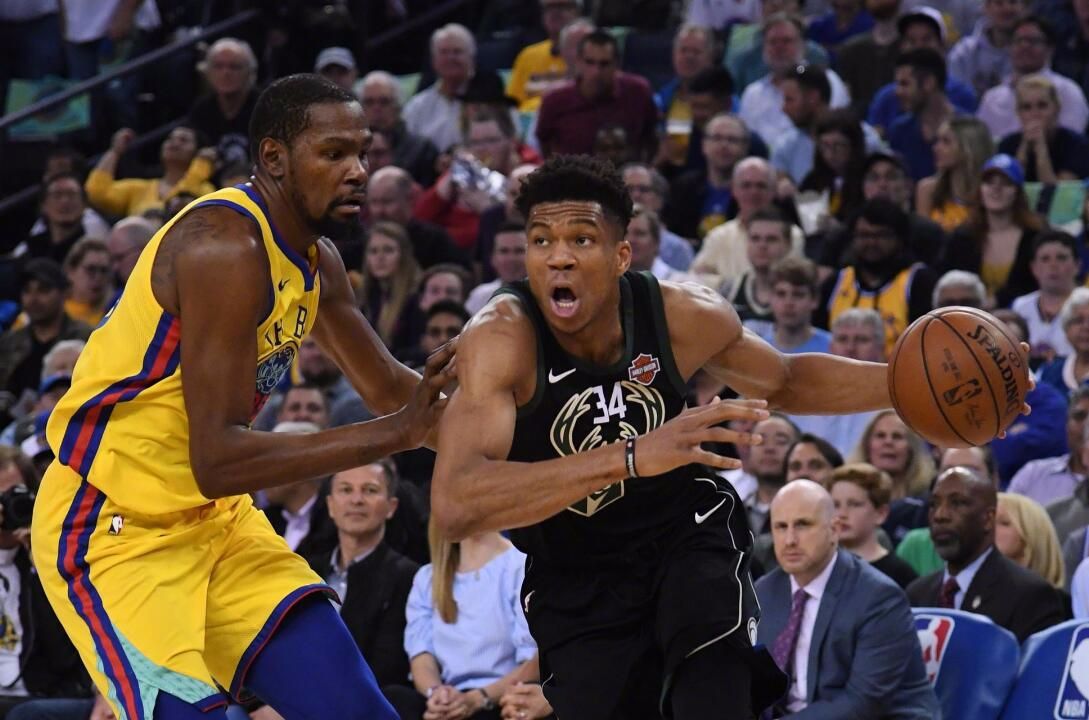 关于赛前布莱顿调整名单以备NBA总决赛今晚洛杉矶湖人外线爆发，现场解说直呼：字母哥连续三场比赛得分超过失利的信息